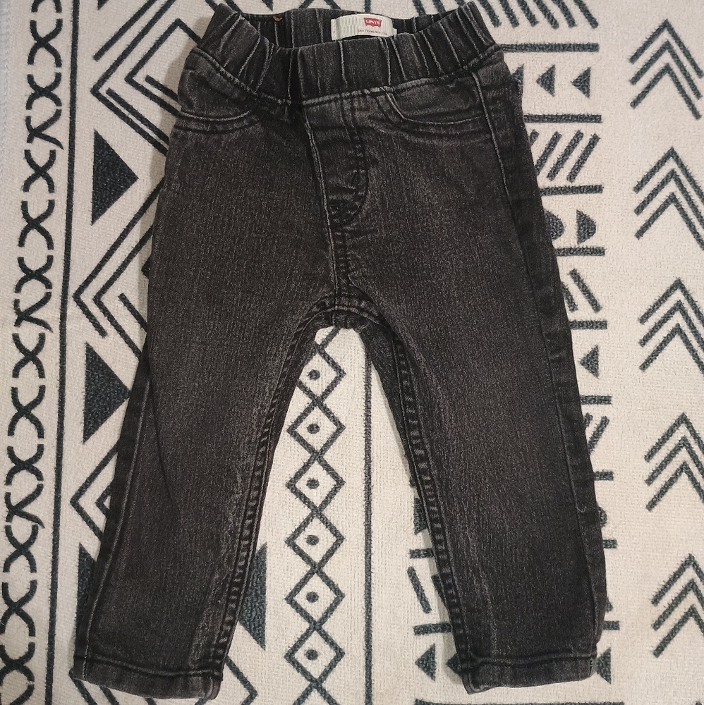 4/$15 Black Levi's Jeans, 12M
